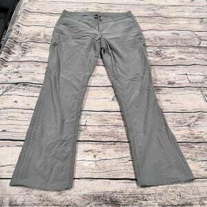 Kuhl Gray / Taupe Hiking Pants Size 10 Short